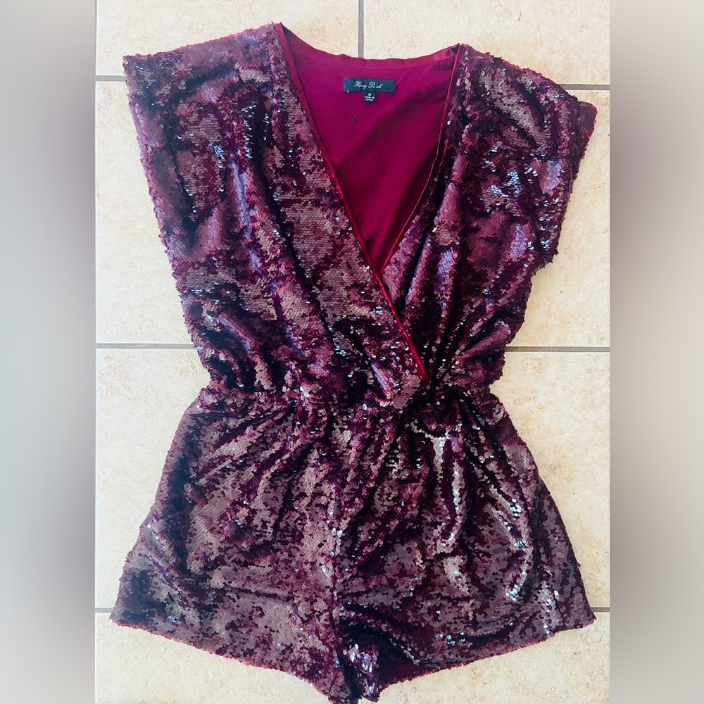 Honey Punch stunning Burgundy Sequin Romper Medium. Excellent condition.